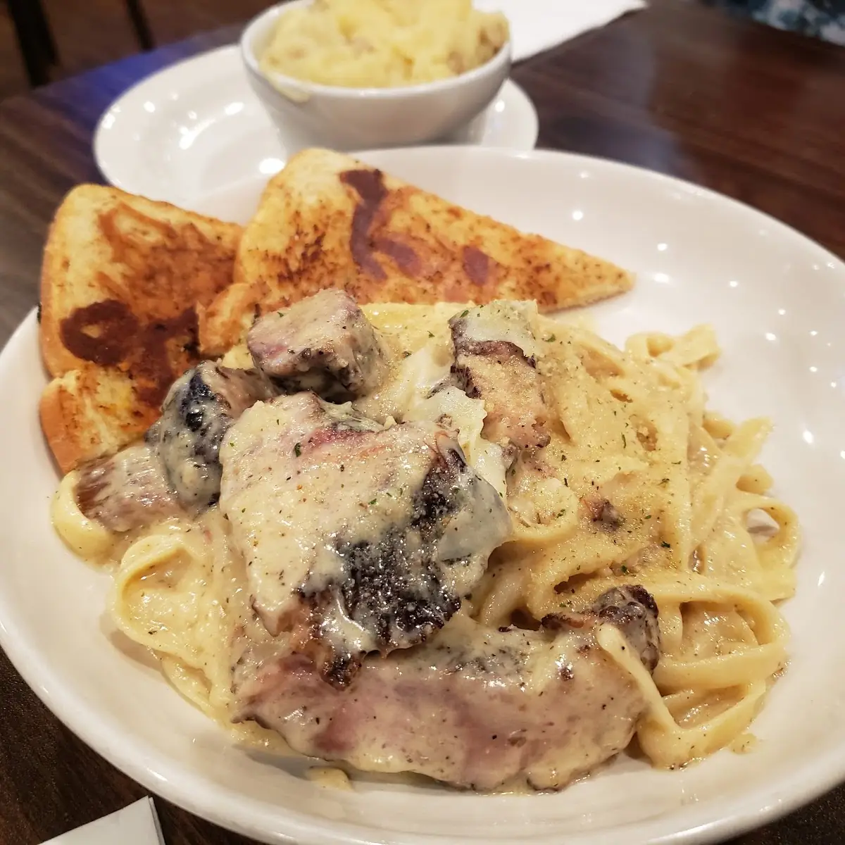 Fettuccine Alfredo with Steak Tips