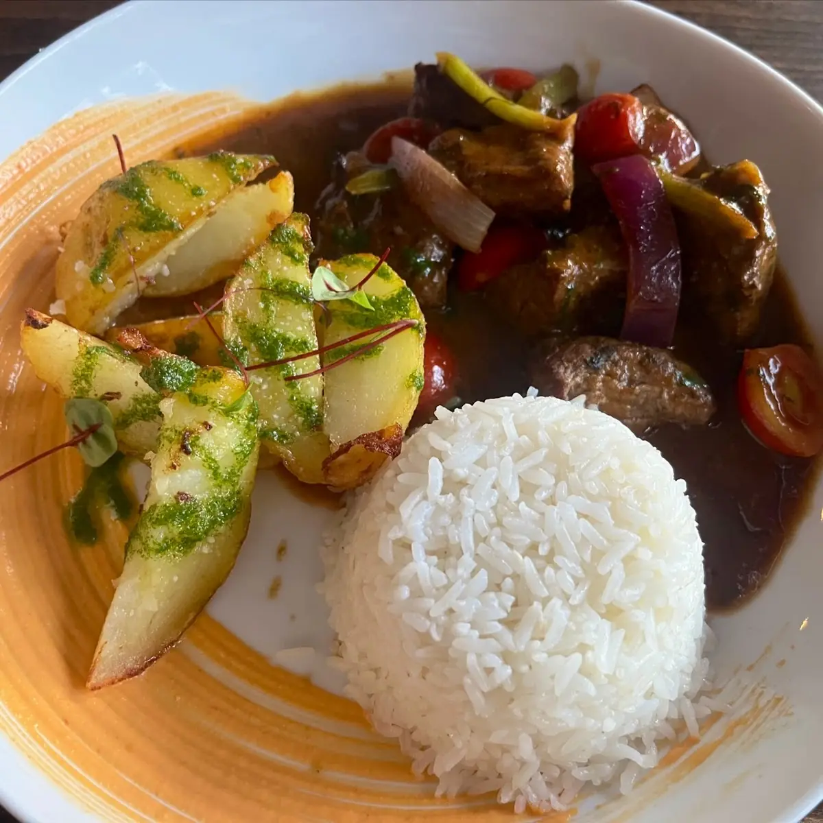 Lomo Saltado Criollo