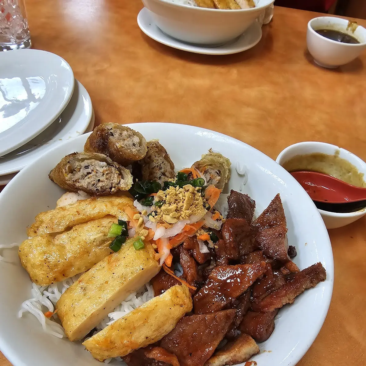 76 Bun Chao Tom Thit Nuong Cha Gio