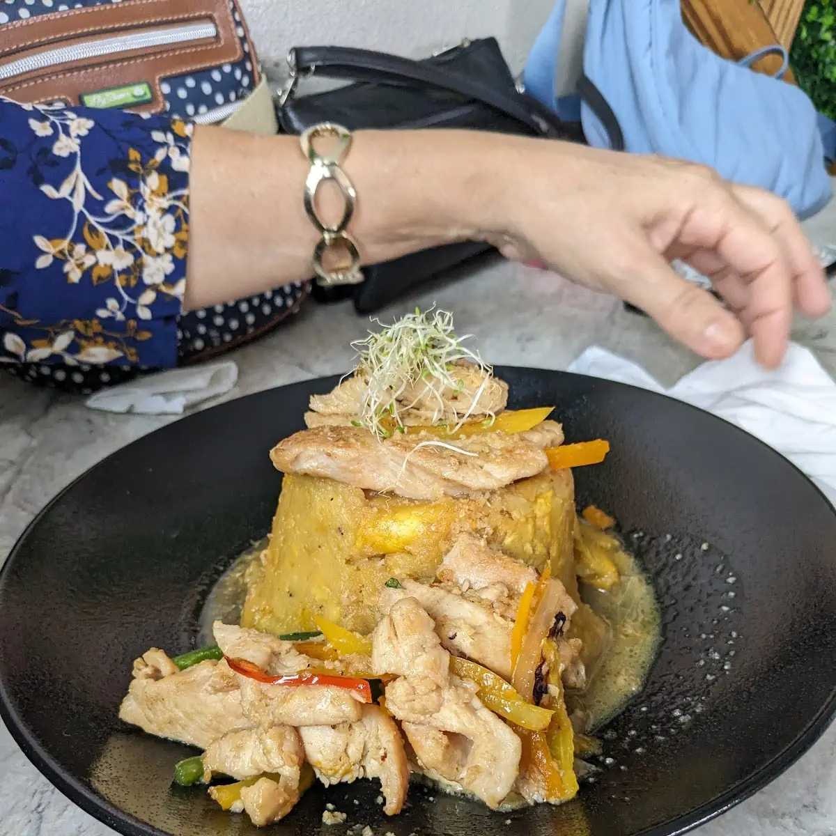 Mofongo De Pollo En Salsa Blanca