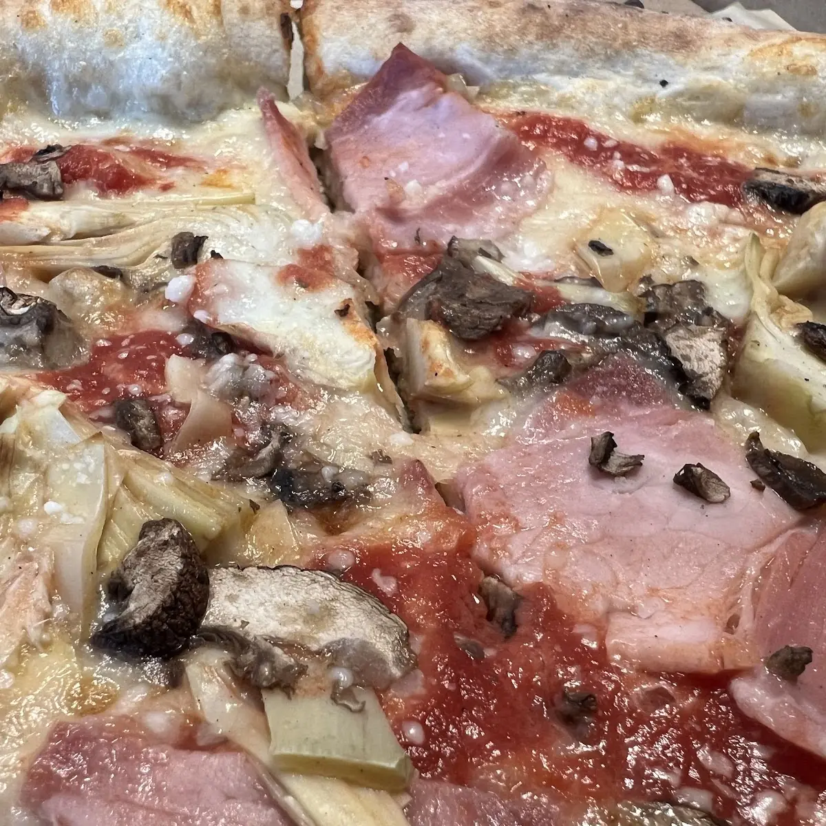 16'' Capricciosa Pizza
