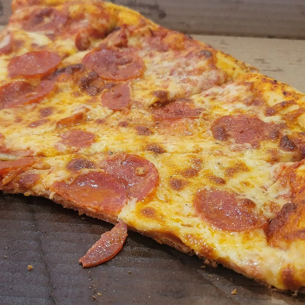 Large Pepperoni Pizza