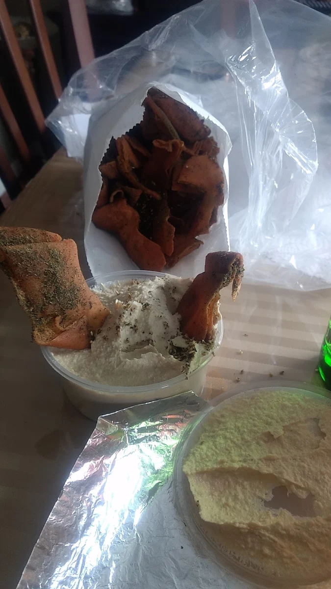 Hummus & Pita Chips, Chicken Place
