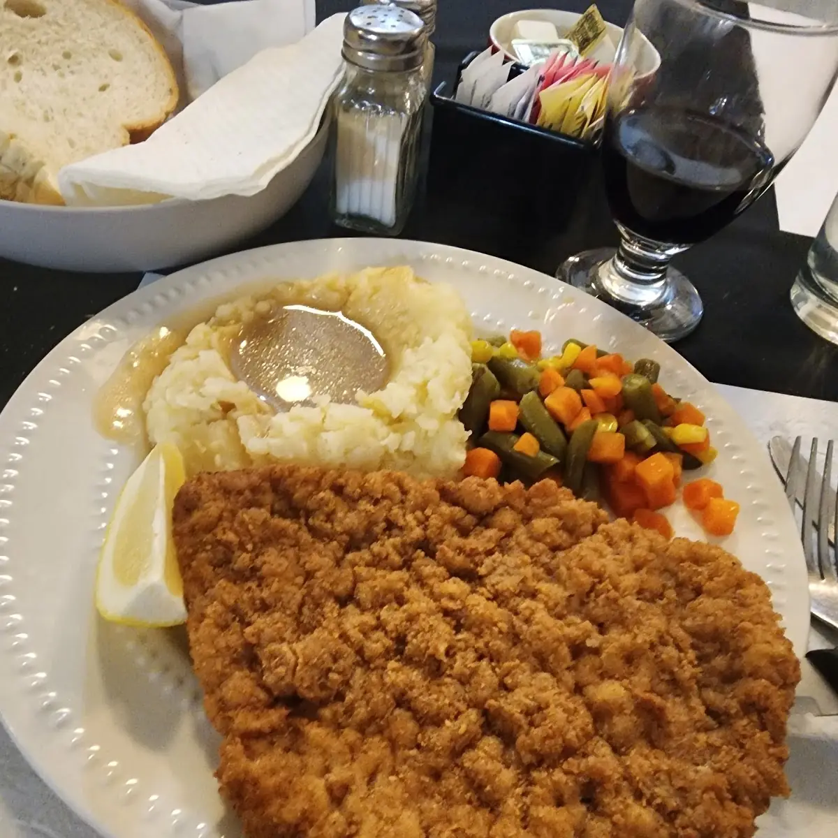 Schnitzel with Mashed Potatoes Lunch Portion