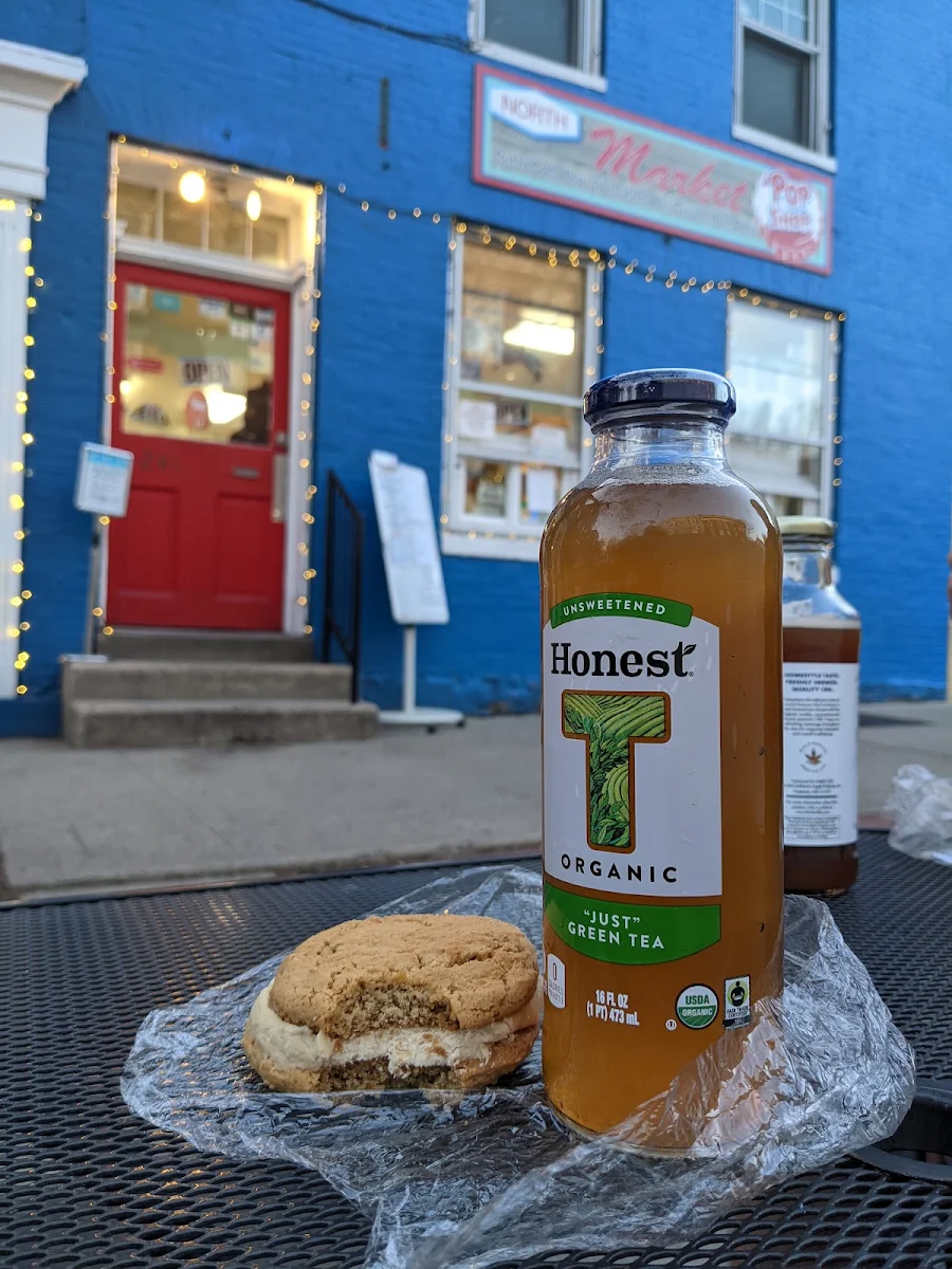 Peanut Butter Whoopie Pie