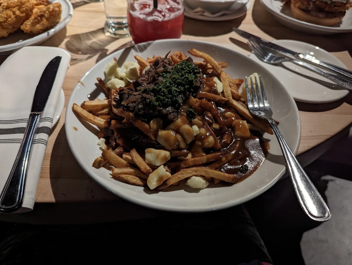 Beef Cheek Poutine, Les Enfants Terribles — L'Île-des-Sœurs