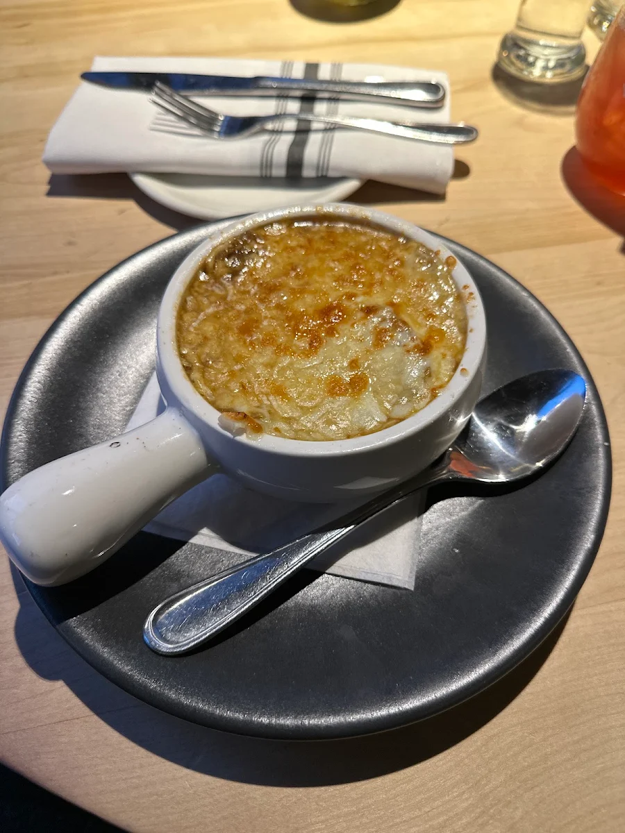 French Onion Soup with Three Cheeses, Les Enfants Terribles — L'Île-des-Sœurs