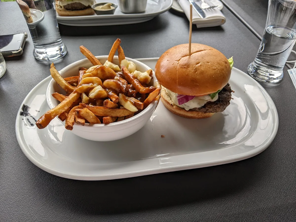 Mushroom Cheeseburger with Poutine, Les Enfants Terribles — L'Île-des-Sœurs