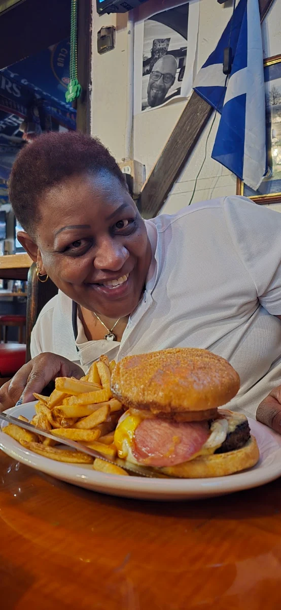Britannia Cheese Burger & Chips