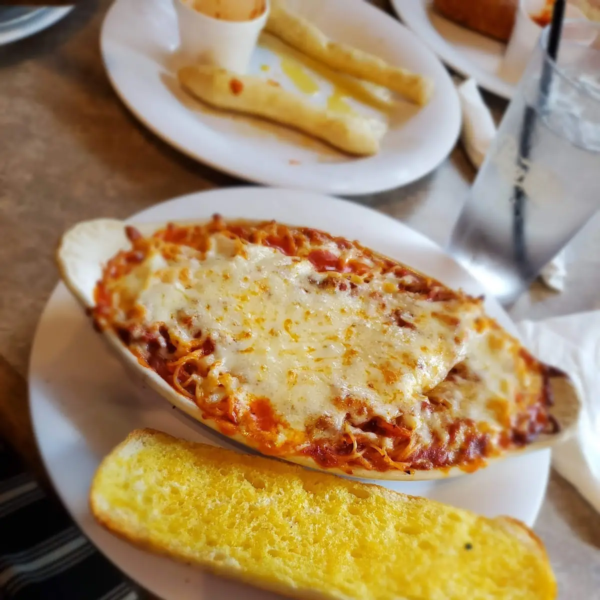Lasagna with Garlic Bread & Drink