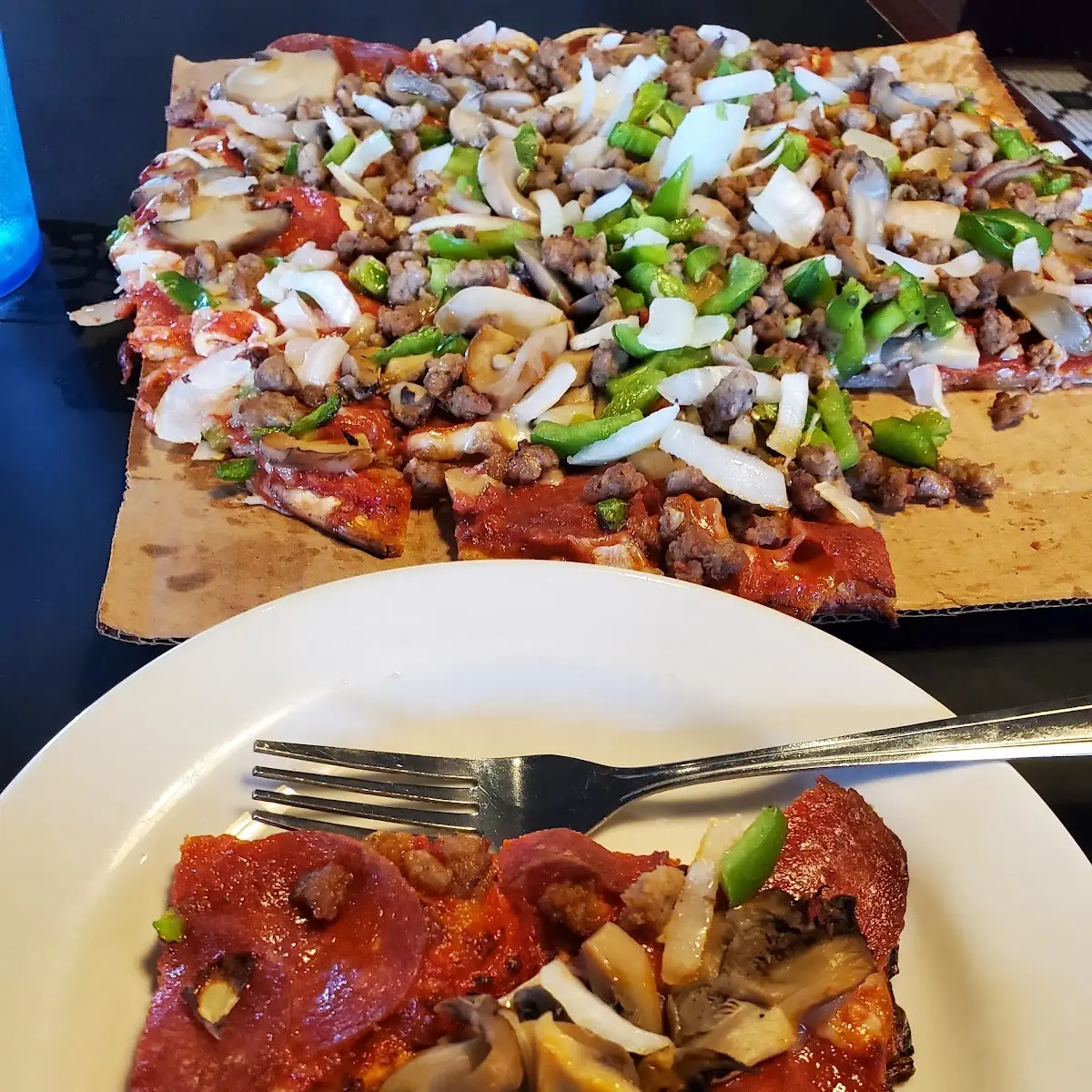Thin Crust Deluxe Pizza