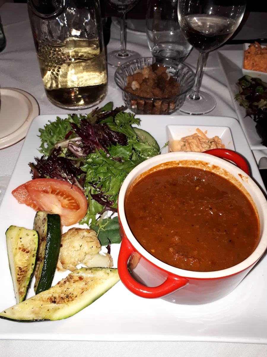Гуляш, Restaurant Majeur