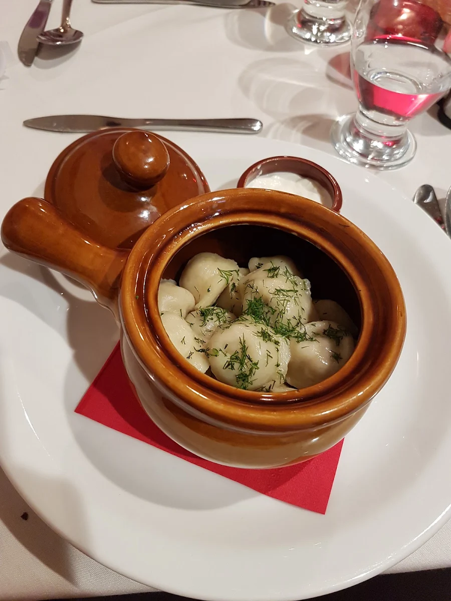 Pelmeni, Restaurant Majeur