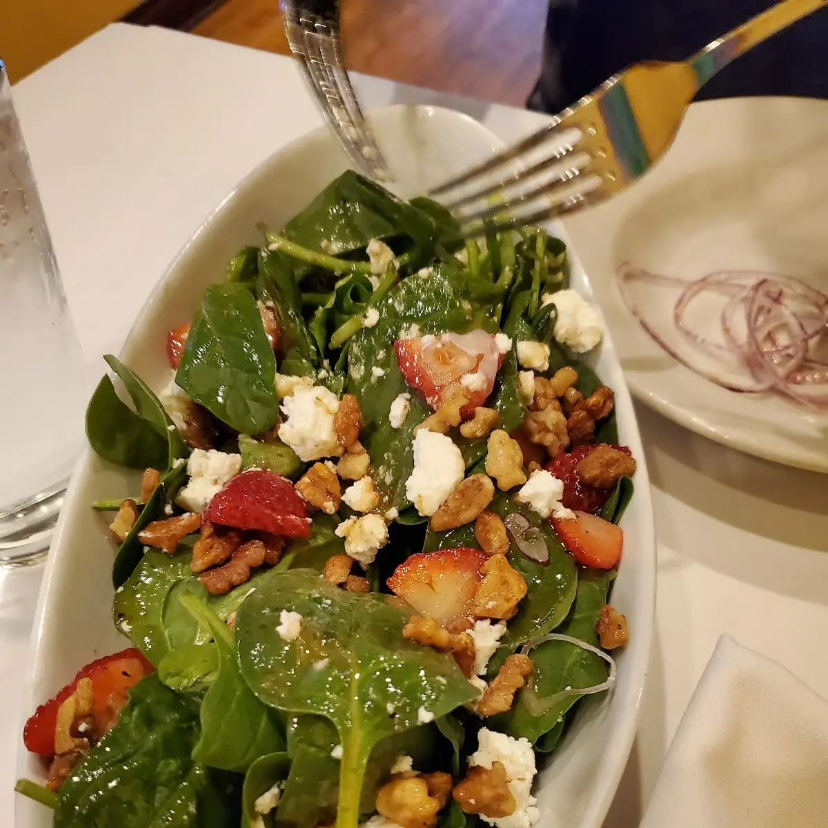 Strawberry Walnut Salad