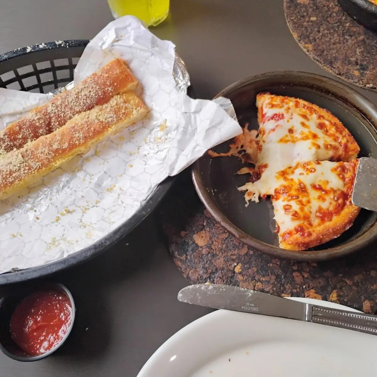 Personal Pan Cheese Pizza with Bread Sticks