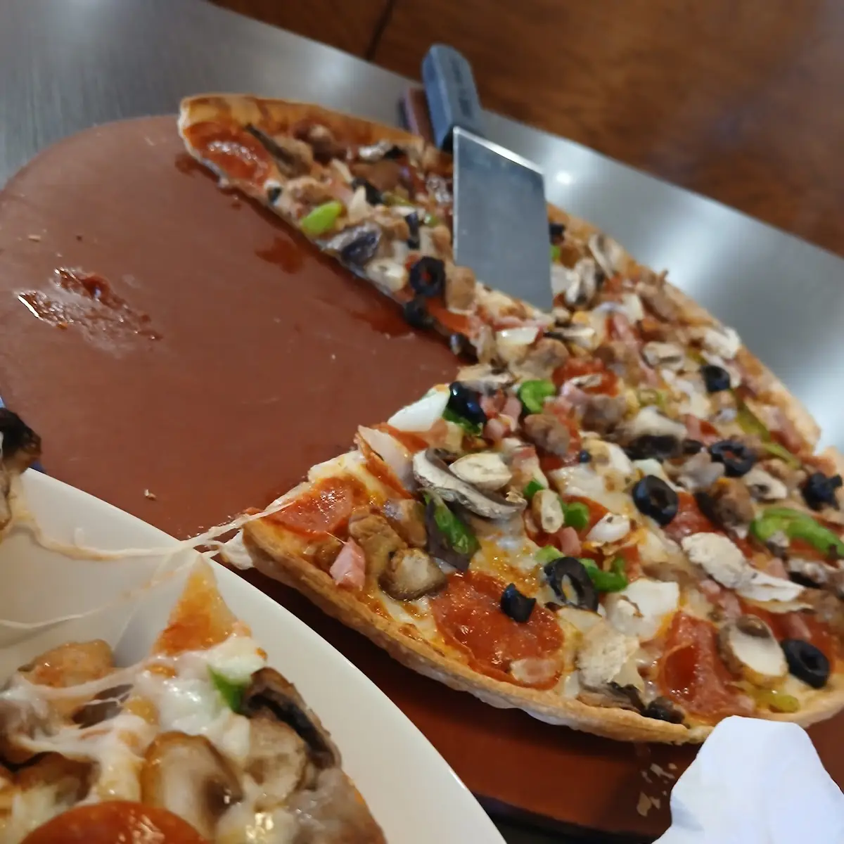 Super Deluxe Pizza