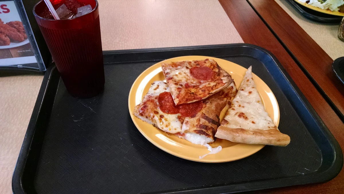Thin Crust Alfredo Pizza