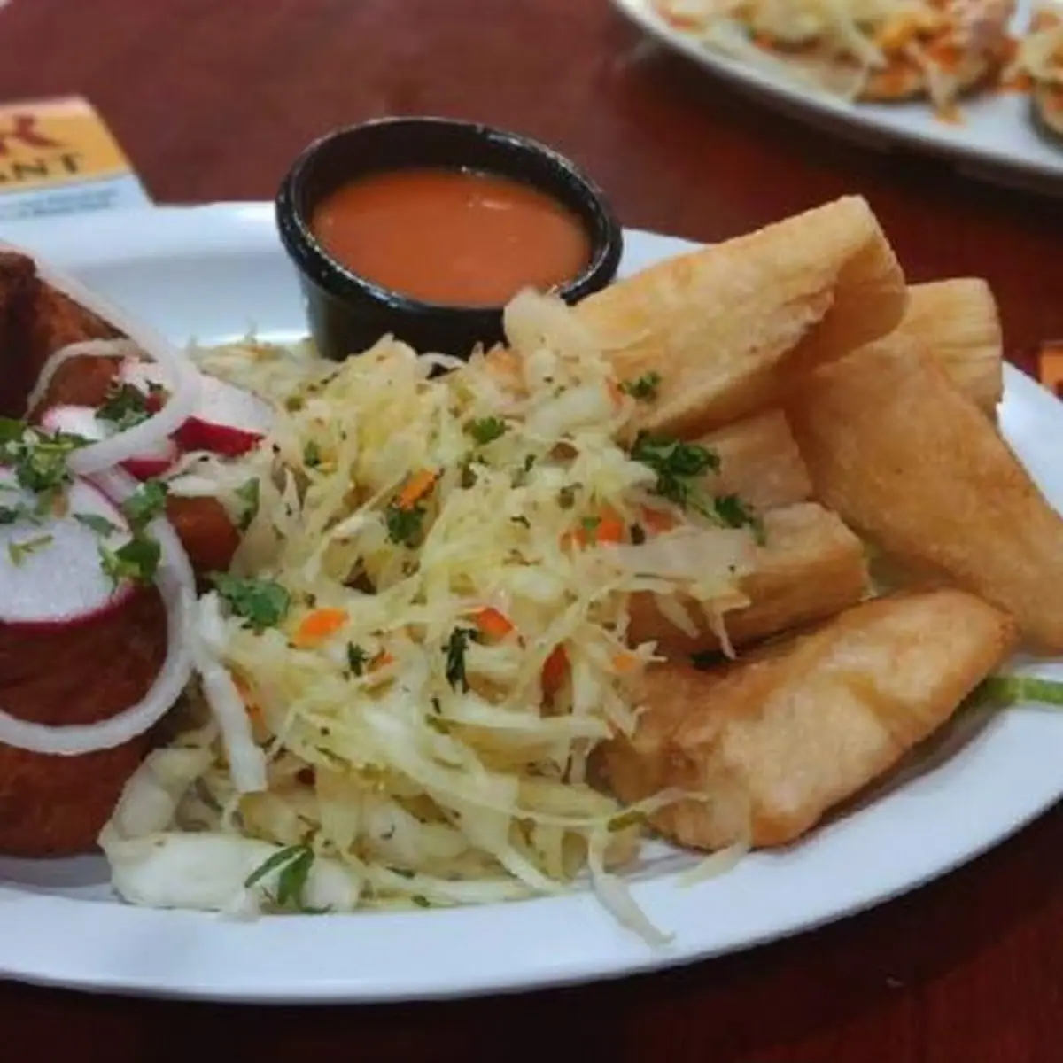 Chicharron Y Yuca Frita