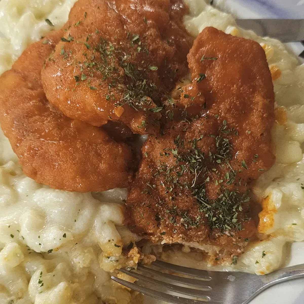 Buffalo Tenders w Mac & Cheese