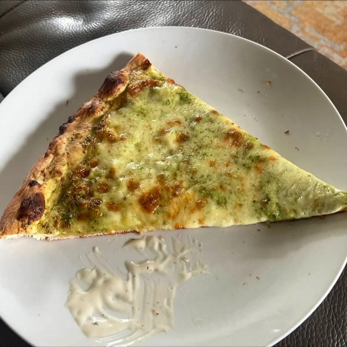 Pesto Mozzarella Pizza