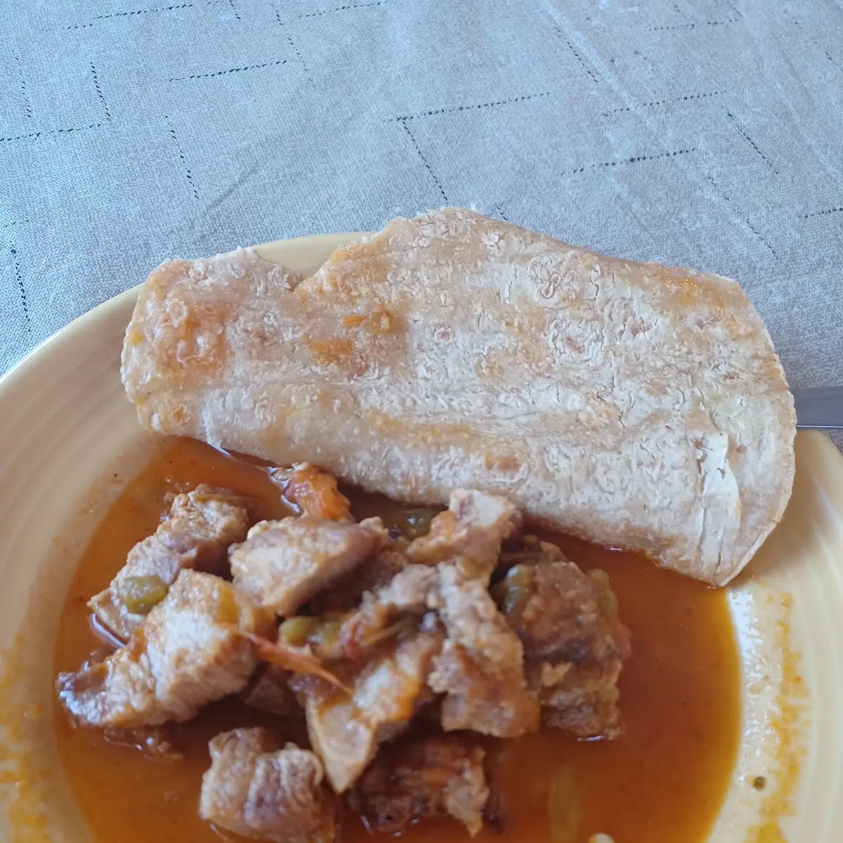 Chicharrón En Salsa Ranchera
