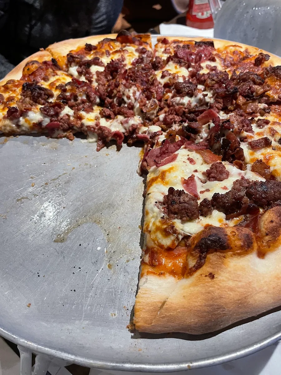 Highlights, Resto-Bar Maniwaki Pizza