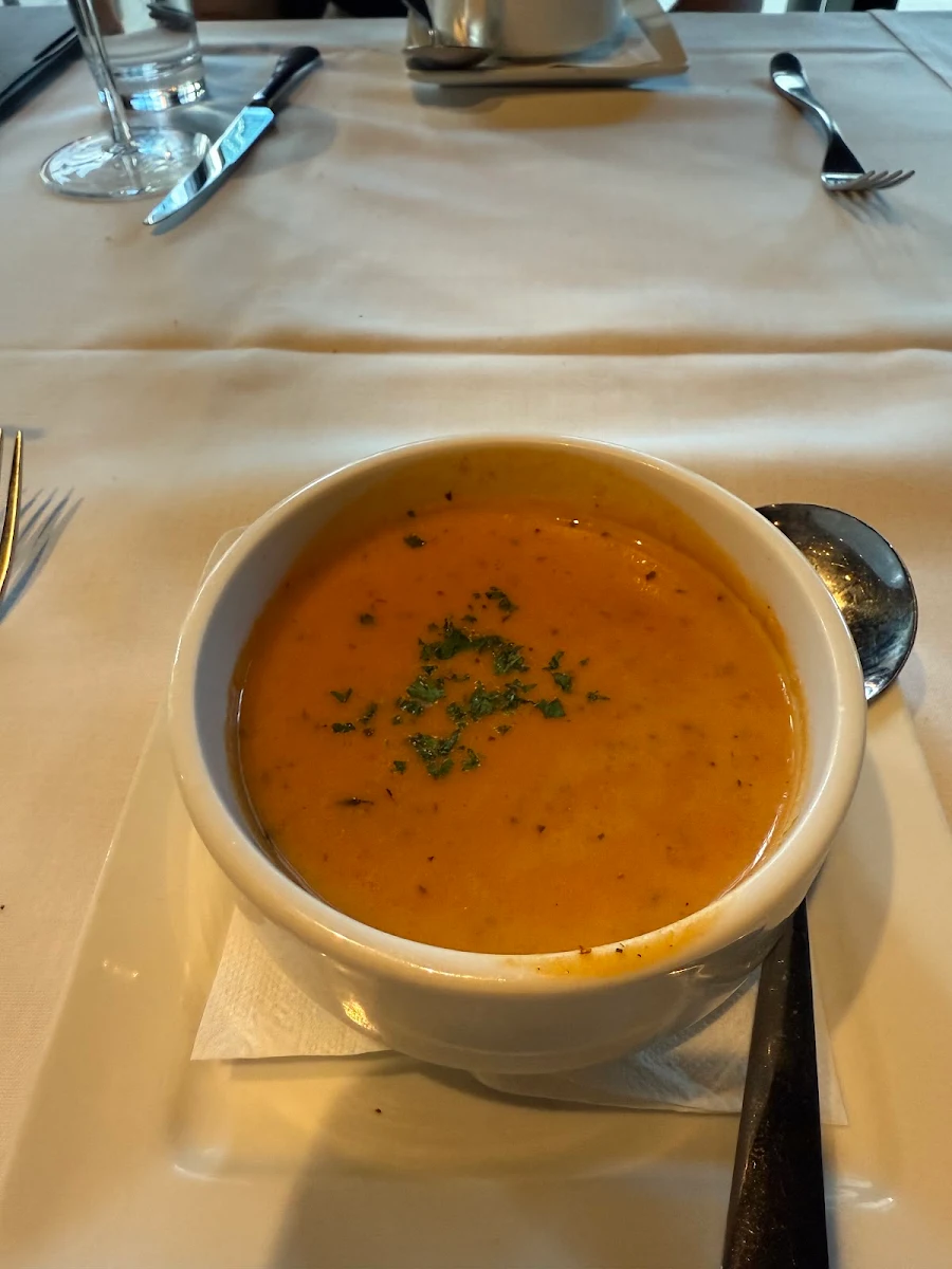 Lobster Bisque / Cream of Mushroom