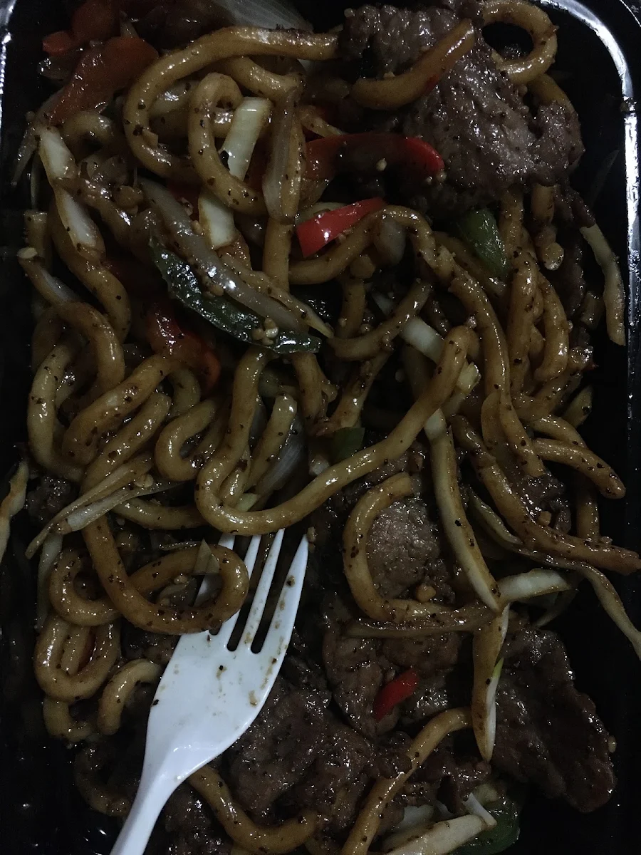 Black Pepper Beef Lomein
