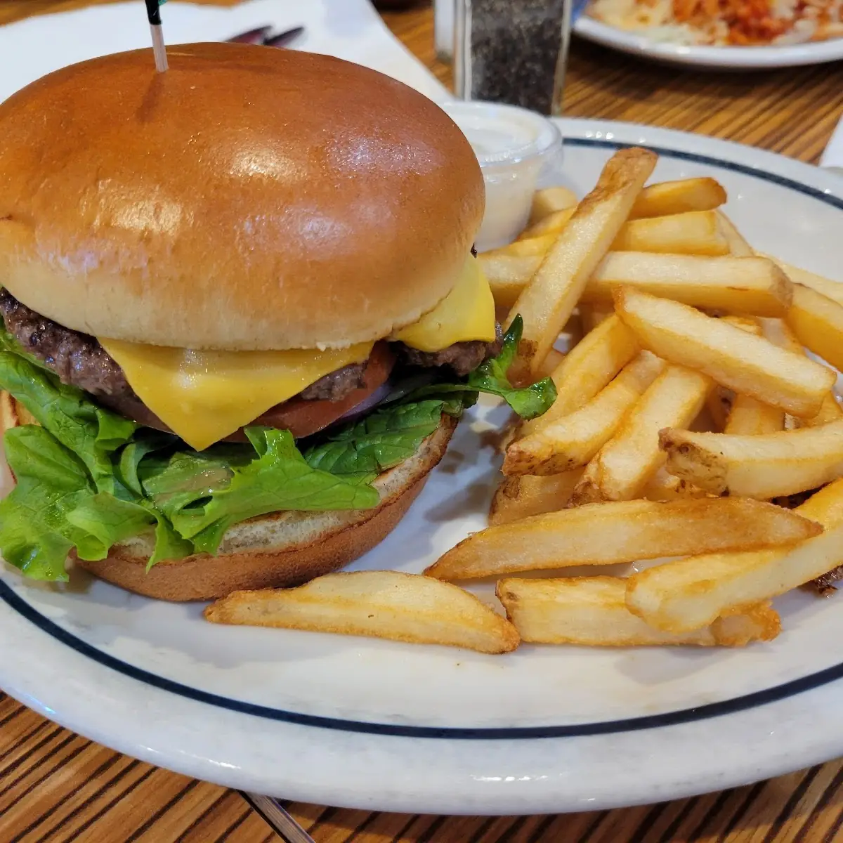 Classic Cheeseburger Combo