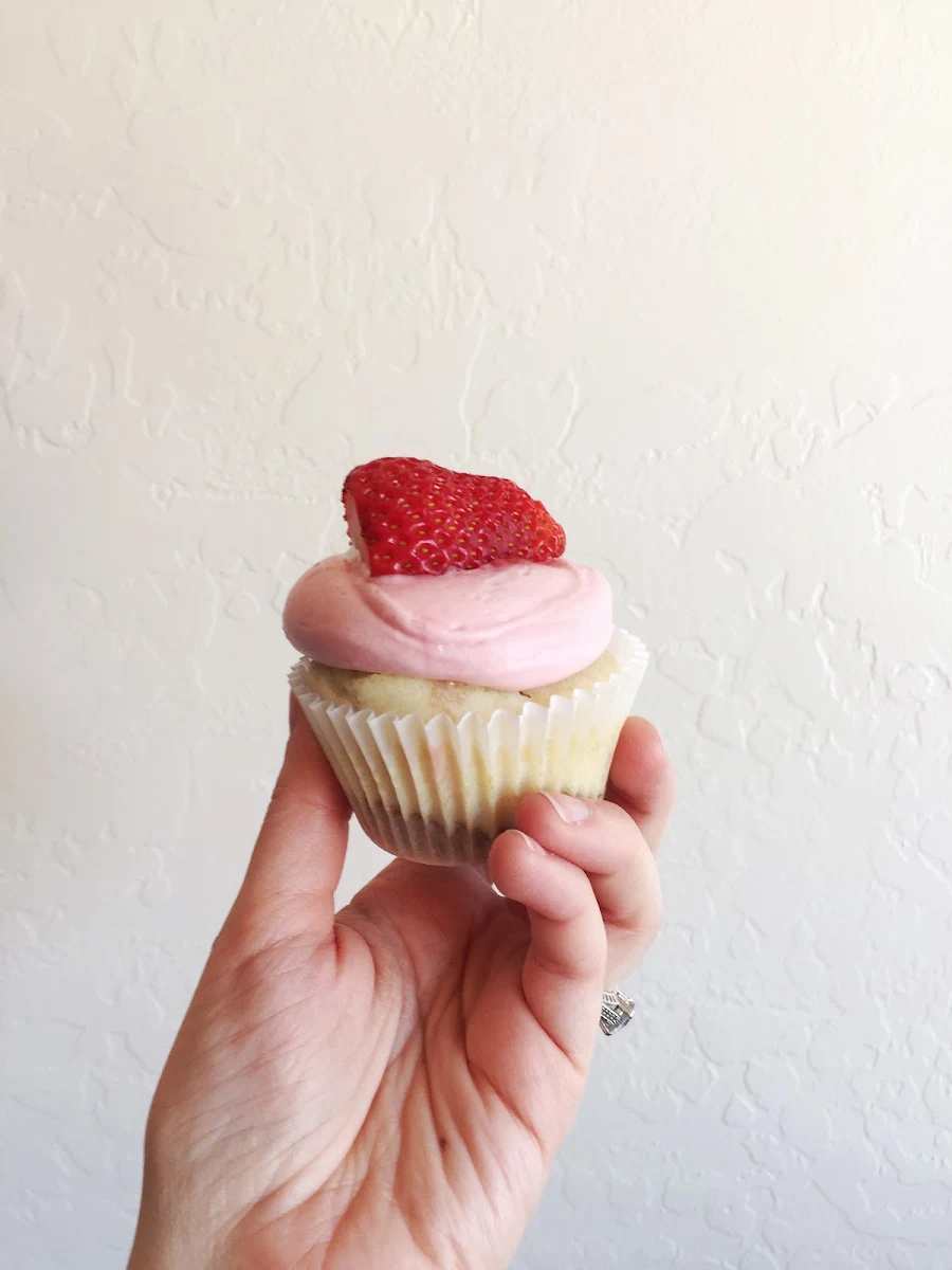 Strawberry Cheesecake Cupcake