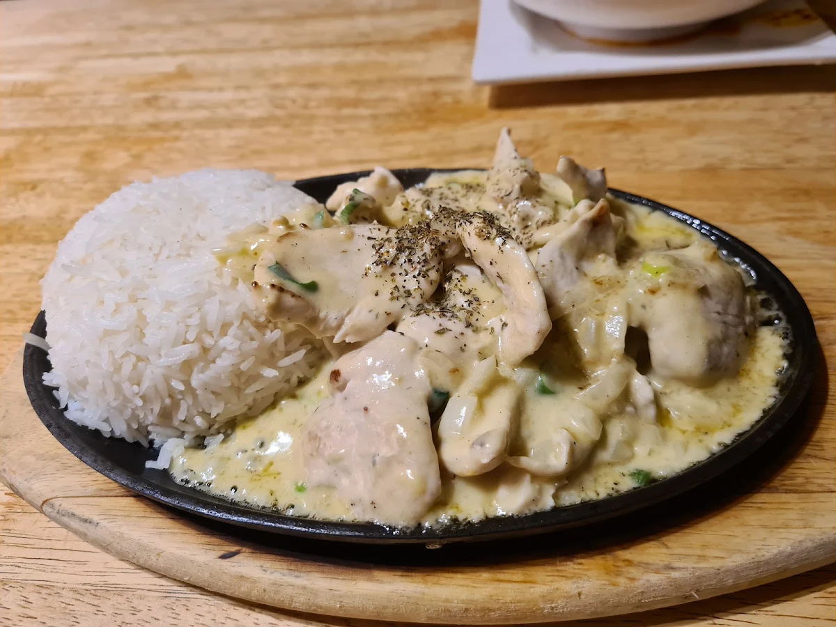 Sizzling Creamy Pepper Chicken with Rice, Saigon Gate Cuisine