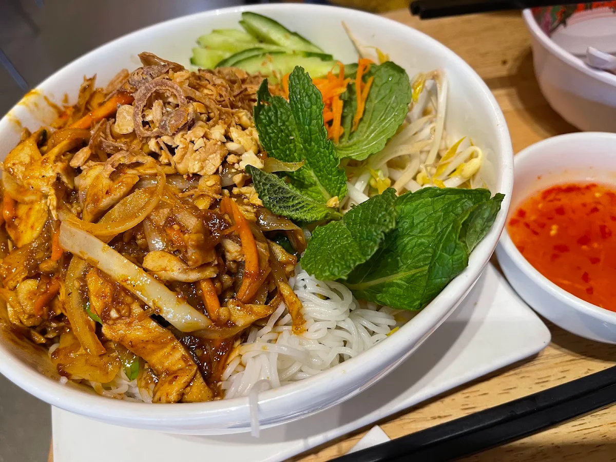 Vermicelli Salad, Saigon Gate Cuisine