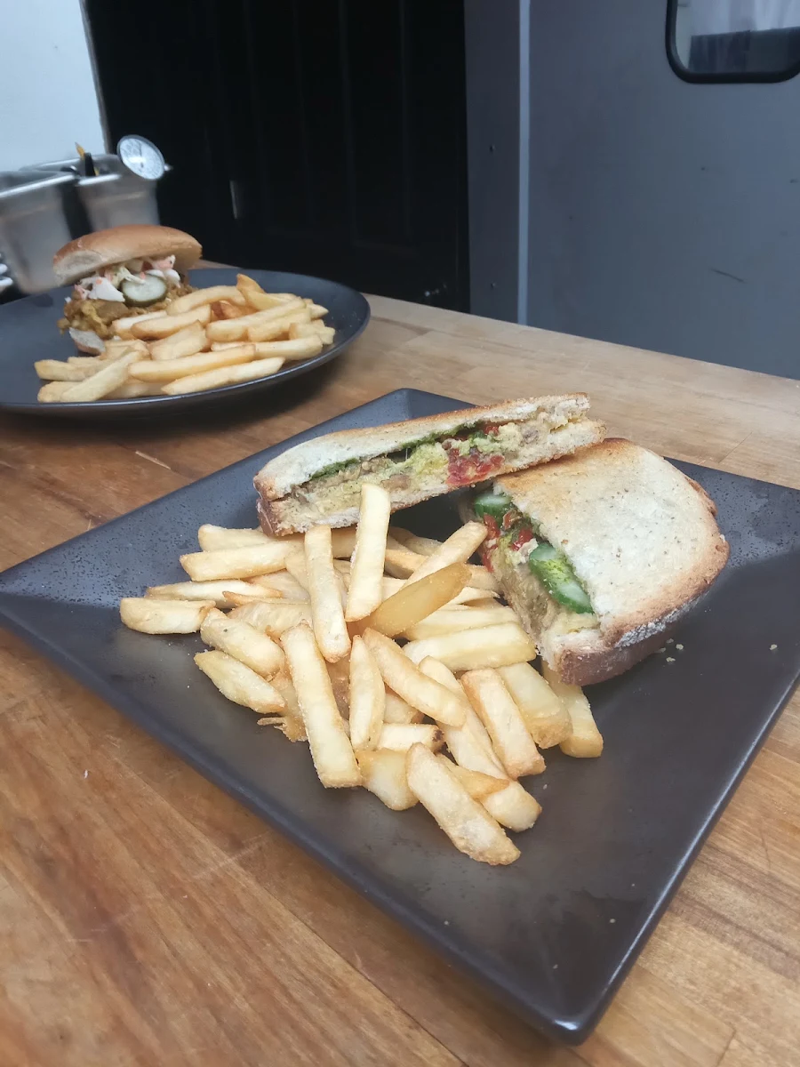 Carolina BBQ Pulled Pork & Veggie Sandwich
