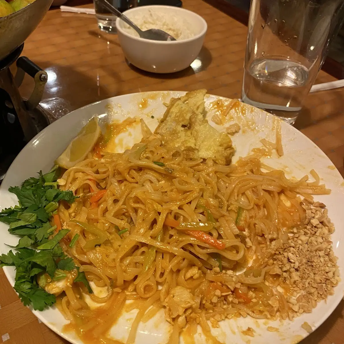 N8. Shrimp Pad Thai / 虾泰粉