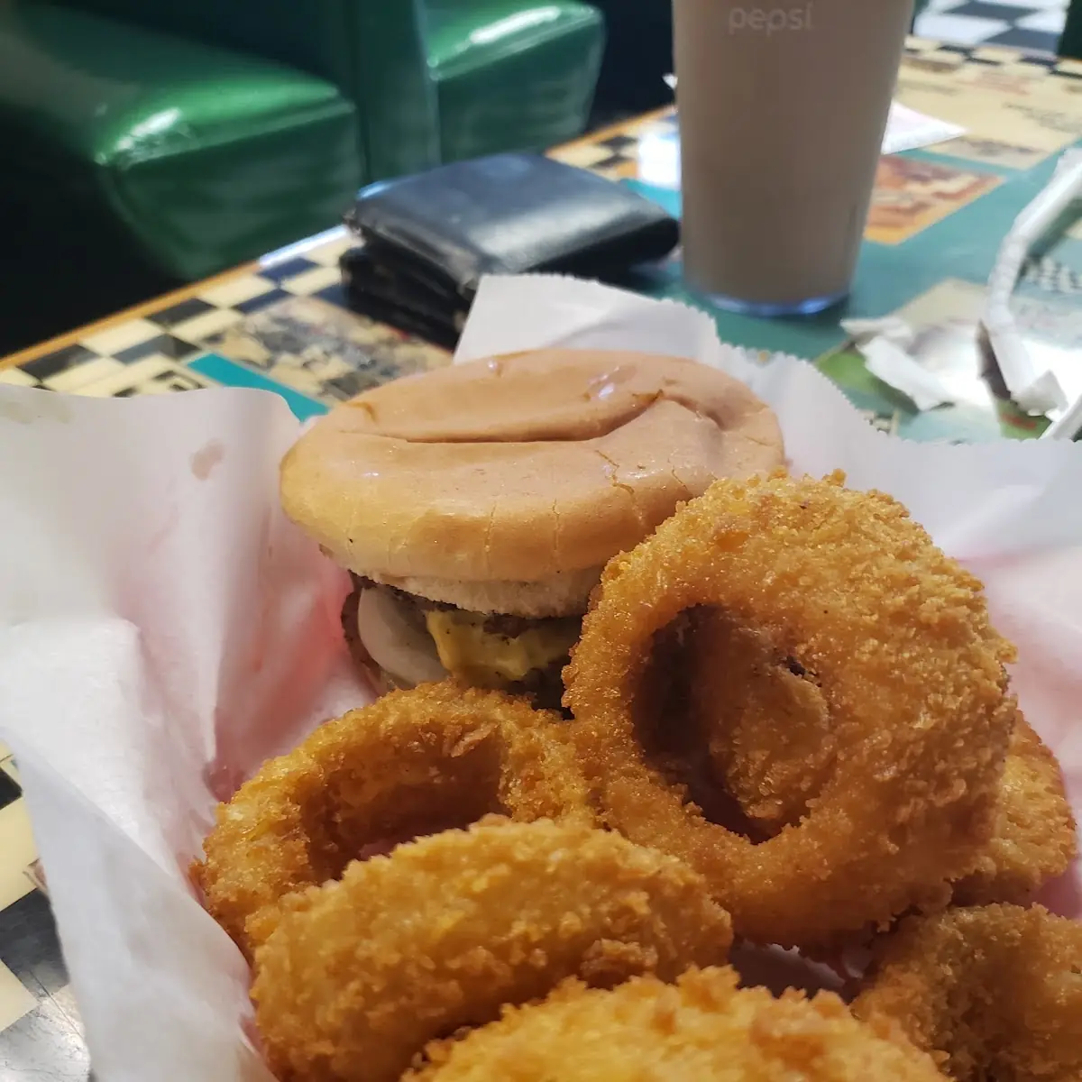 Cheeseburger with Onion Rings