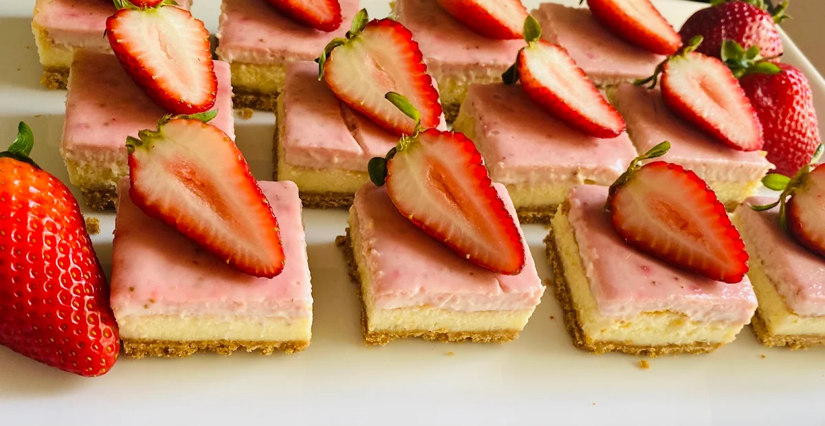 Strawberry Cheese Cake Bars