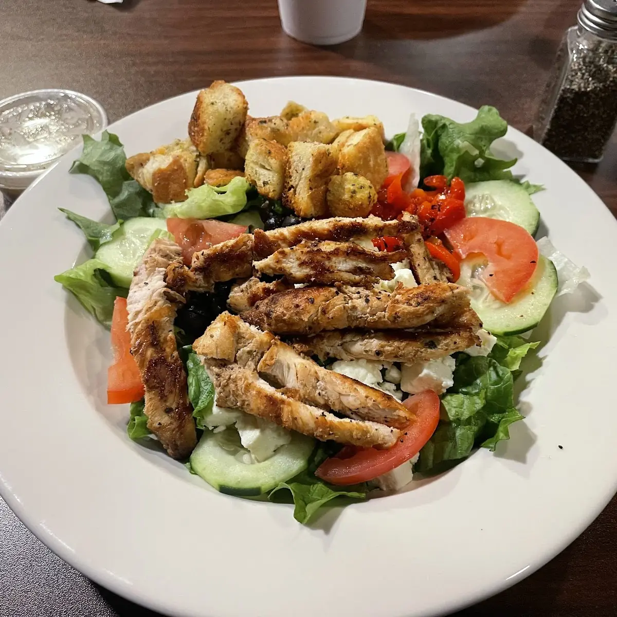 Grilled Chicken Greek Salad
