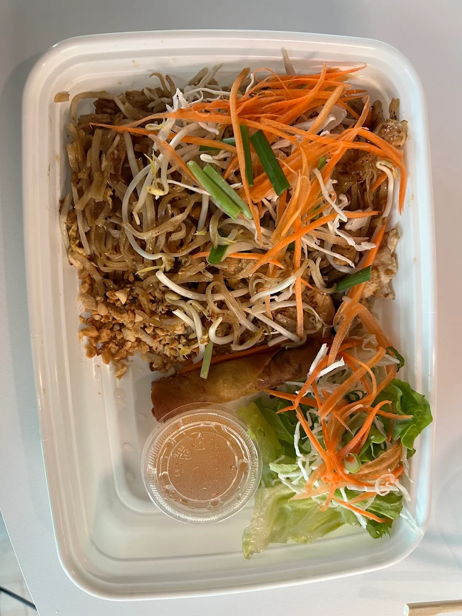 Combo 1 Pad Thai G10, Thai Town Restaurant