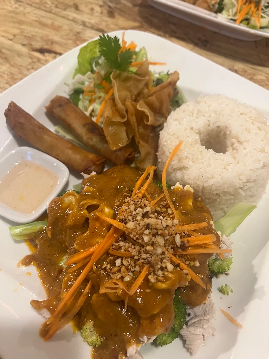 Pad Pak Kinnaree, Thai Town Restaurant