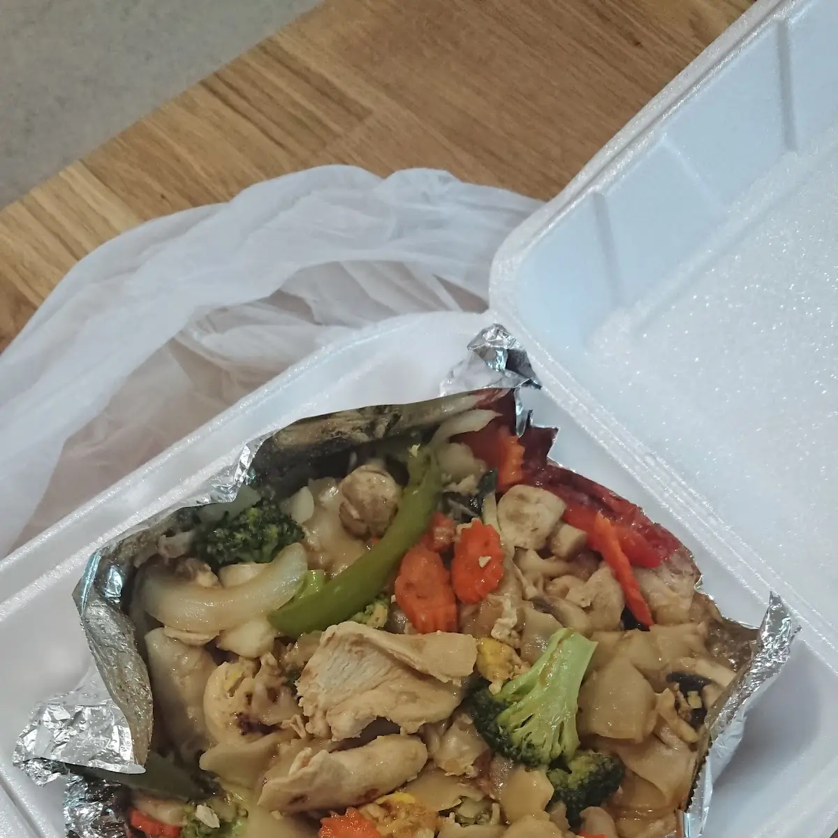 Chicken Pad Kee Mao