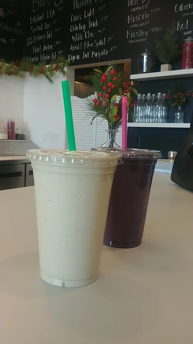 Vanilla Protein Shake & Berry Smoothie