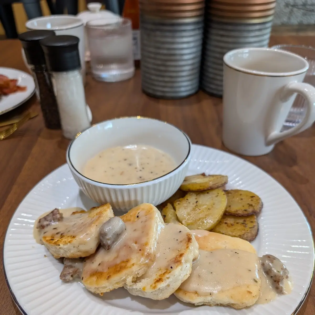 Biscuits & Gravy