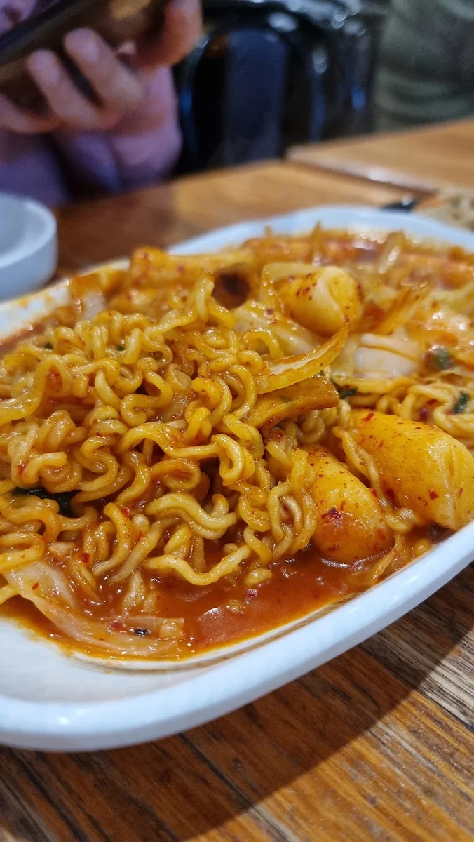 떡볶이, CJ Lunch Bar
