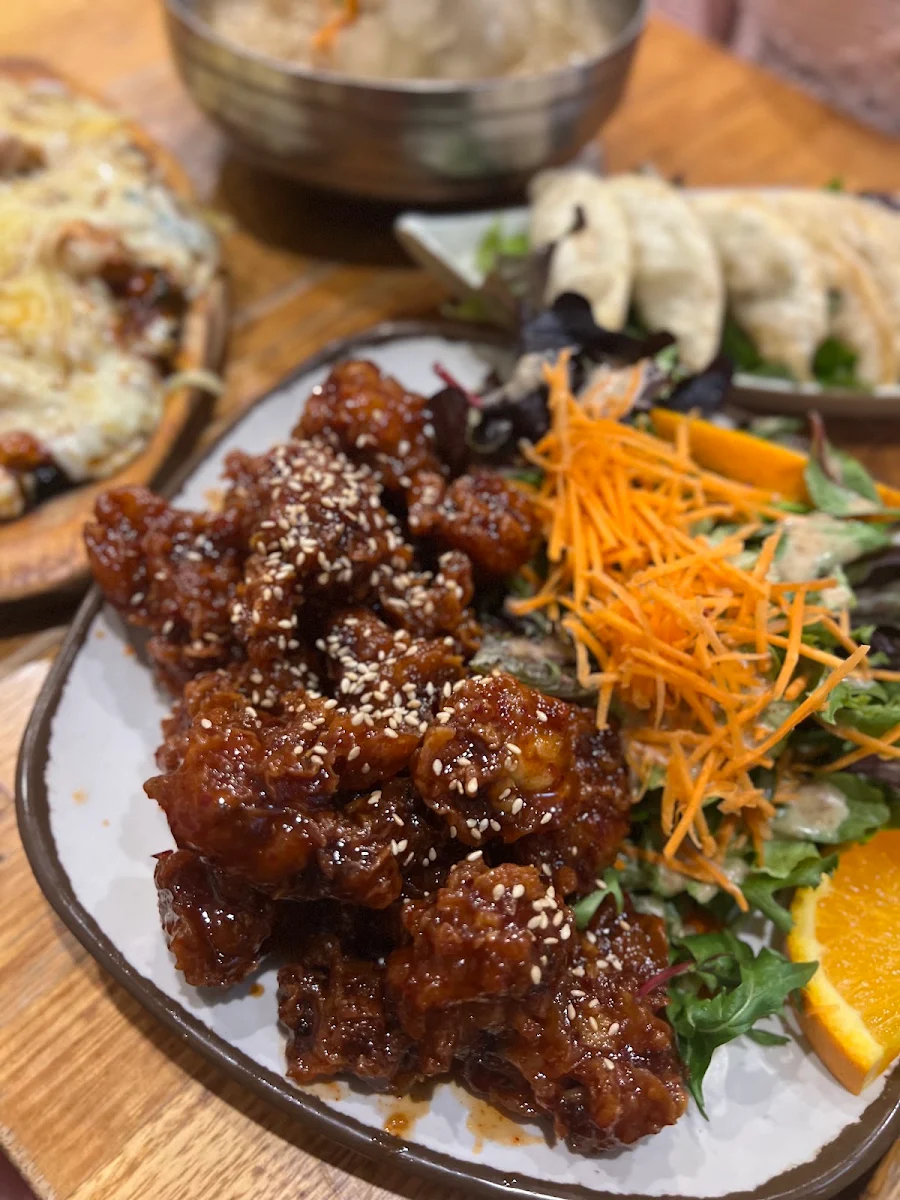 Yangnyeom Fried Chicken, CJ Lunch Bar
