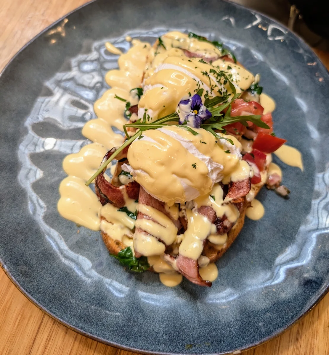 Eggs Benedict, Lumina Cafe
