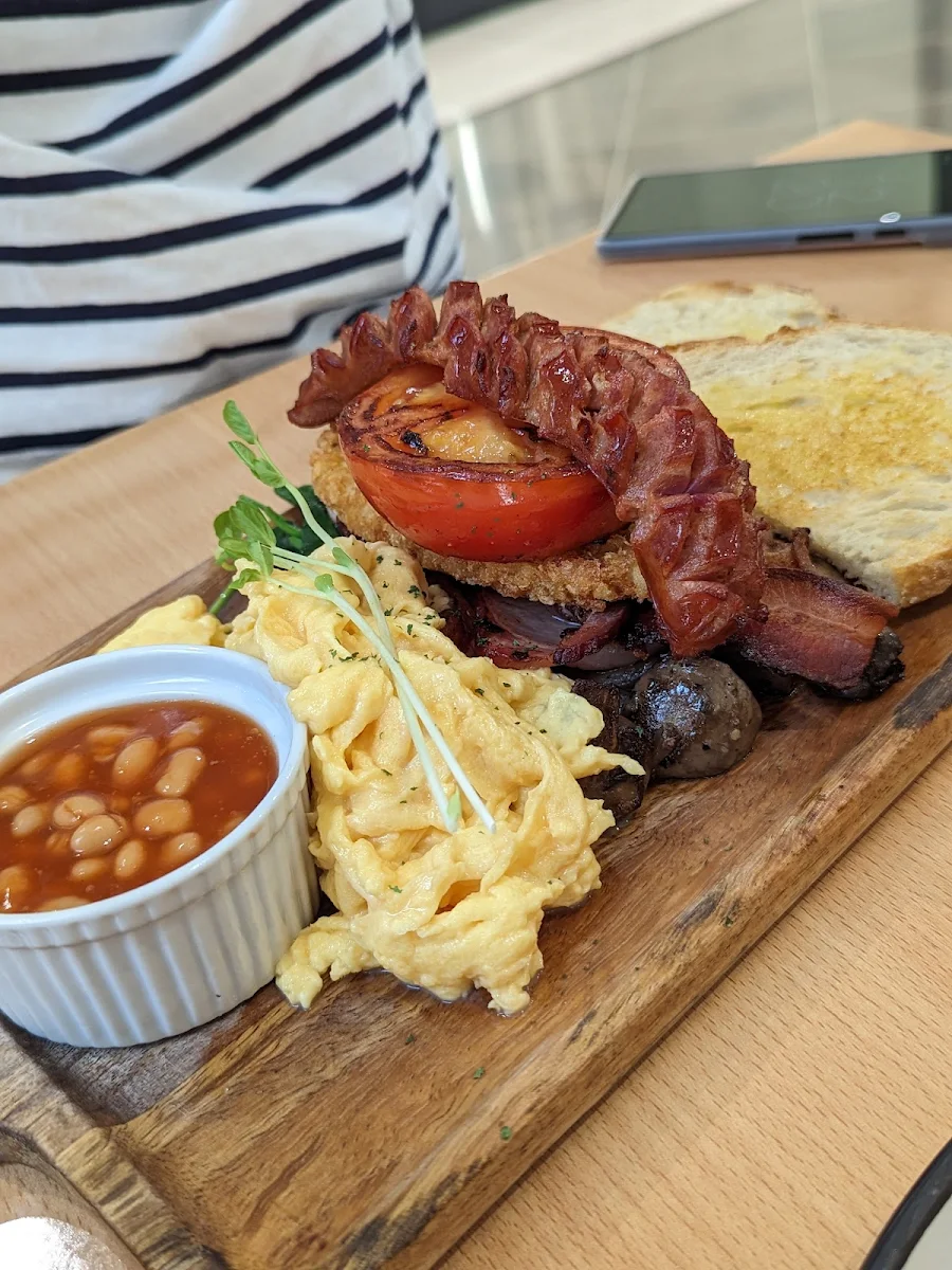 English Breakfast, Lumina Cafe