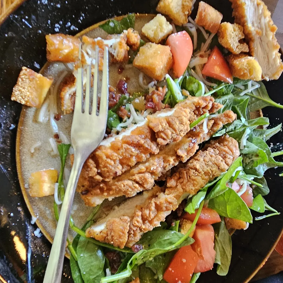 Spinach Bacon Salad with Crispy Chicken