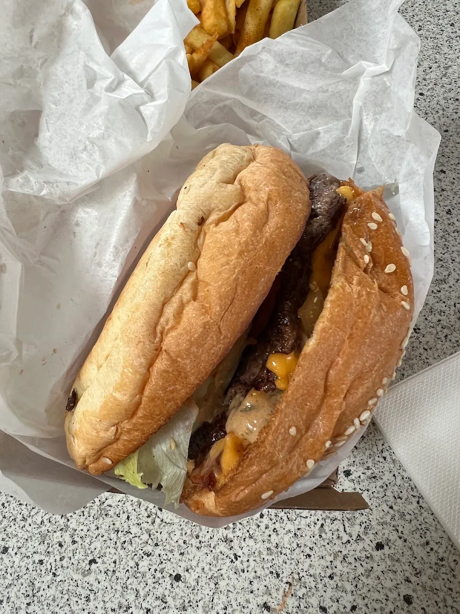 Vegetable Delight Burger (V)