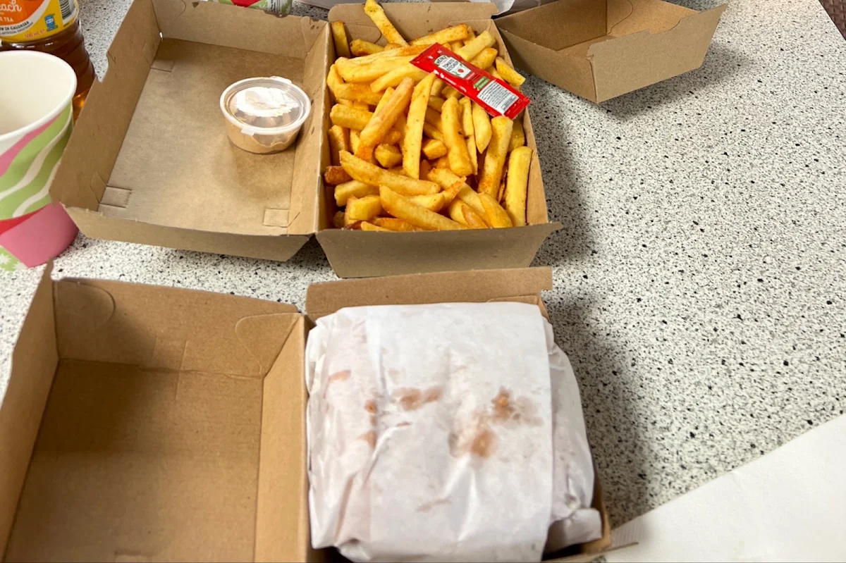 Highlights, OZ Burgers and Take Away