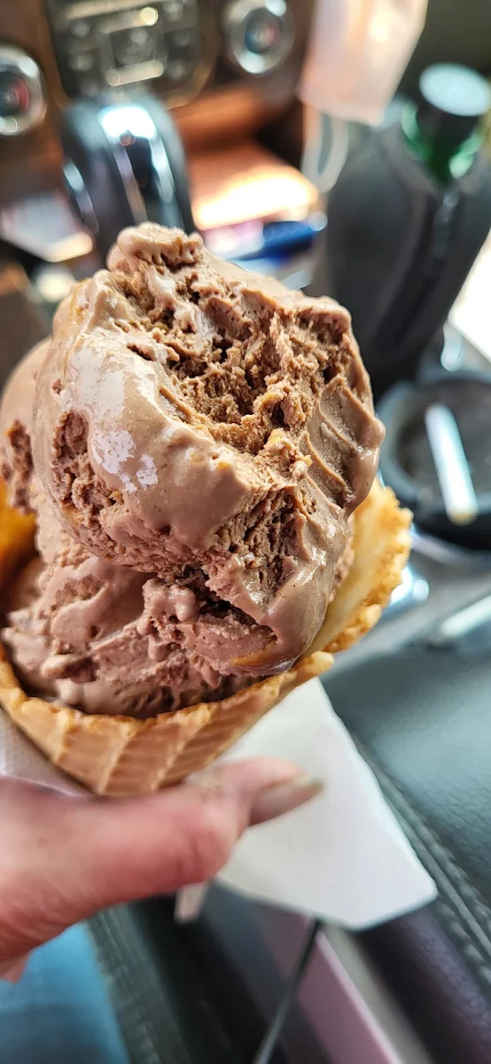 Chocolate Peanut Butter Cup 2 Scoop Wafflecone